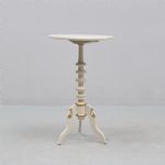 586774 Pedestal table